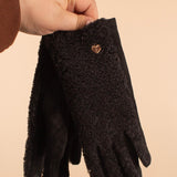 Heart Detail Fleece Smart Touch Gloves in Black