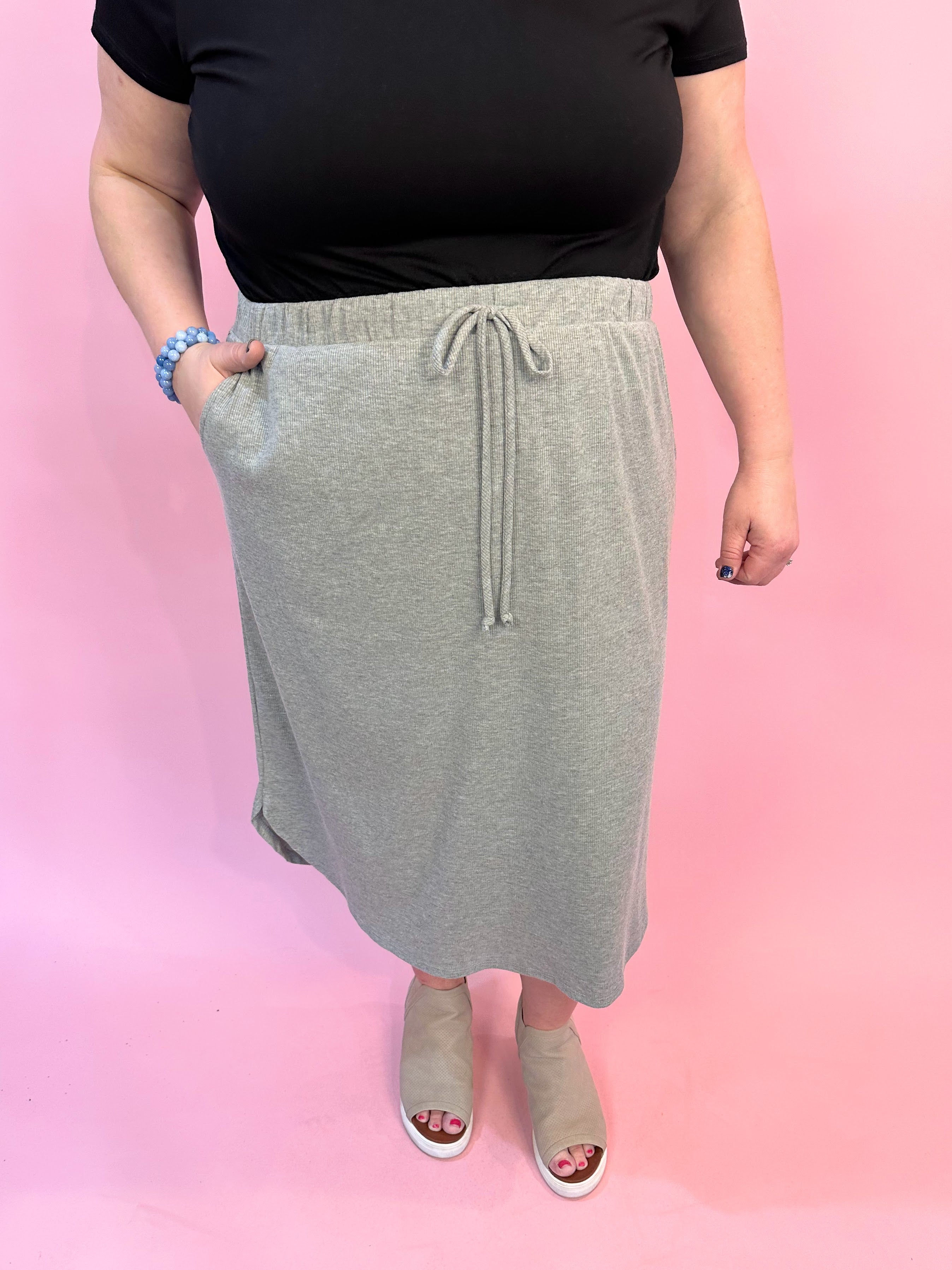 Heather Grey Ribbed Midi Skirt with Pockets - K & Company