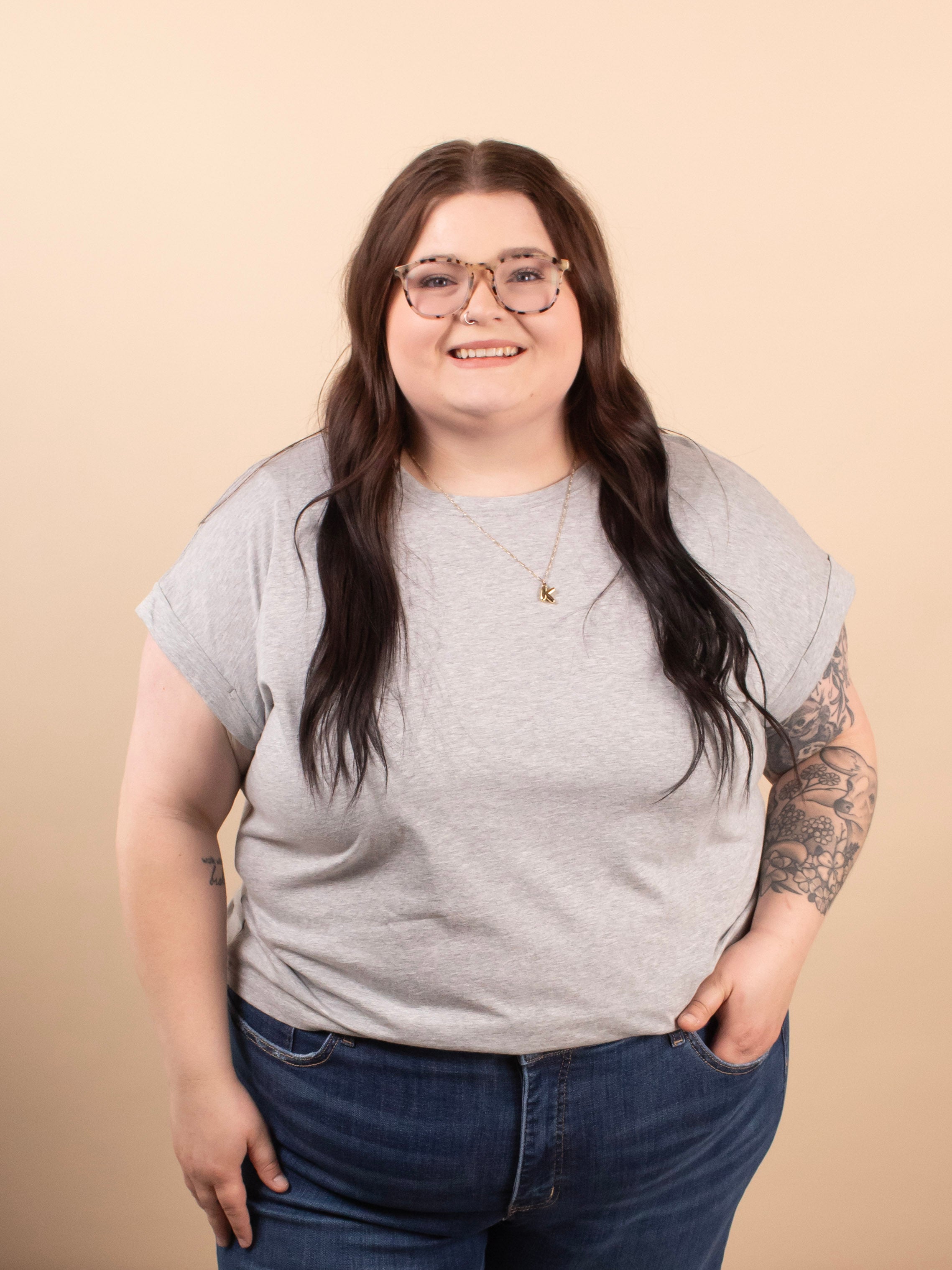 Reese Folded Short Sleeve Tee in Heather Grey - K & Company