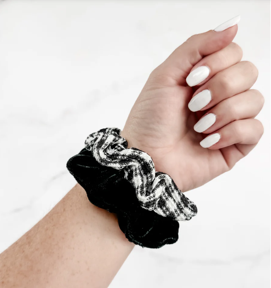 Plaid Duo Scrunchies in Black - K & Company