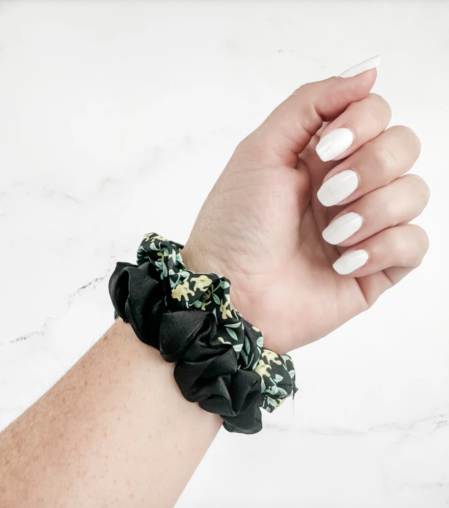 Floral Scrunchie Set in Black - K & Company