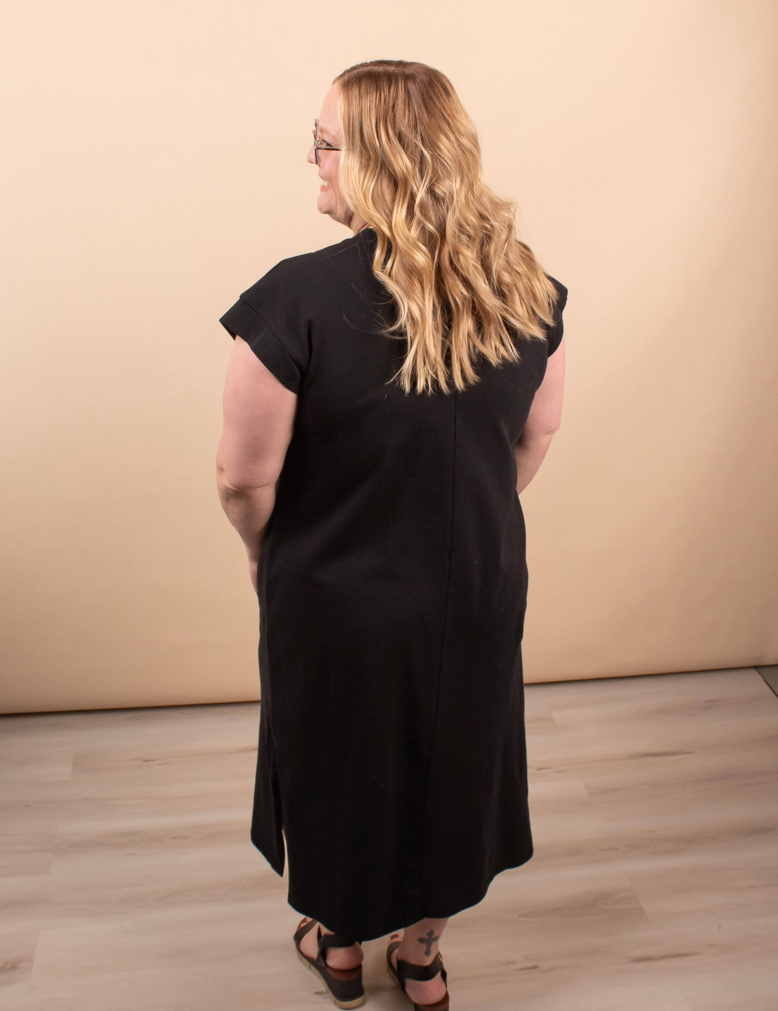 simple midi black dress Casual Everyday Black Midi Dress - All Dresses